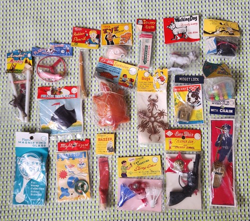 Vtg dime store toy - dime, lot